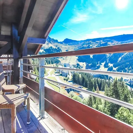 Exceptional 3 Bed Penthouse With Fireplace And Stunning Views *