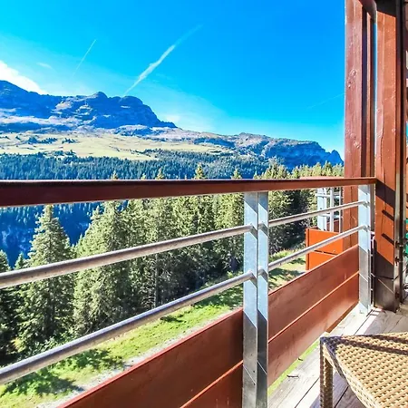 Exceptional 3 Bed Penthouse With Fireplace And Stunning Views *