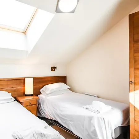 Apartament Exceptional 3 Bed Penthouse With Fireplace And Stunning Views *