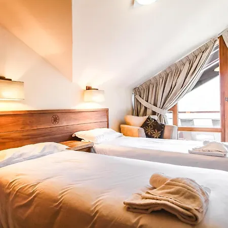 Exceptional 3 Bed Penthouse With Fireplace And Stunning Views Flaine