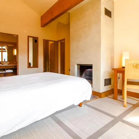 Exceptional 3 Bed Penthouse With Fireplace And Stunning Views Flaine